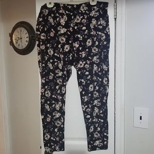 TORRID size 4 leggings